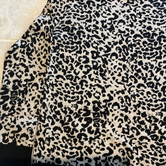 Calvin Klein Sweater Women S Leopard Print Preppy Pullover Classic Designer Glam - Picture 6 of 10